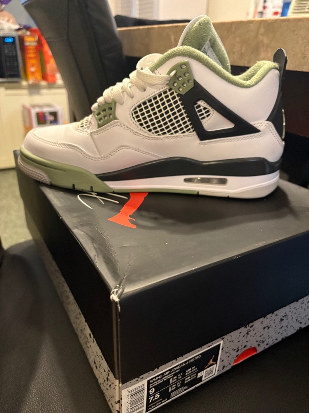 Women’s sneakers
